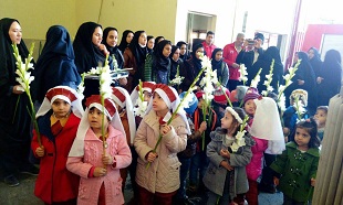 ابراز تسلیت و ادای احترام دانش آموزان به آتش نشانان شهر کهریزک