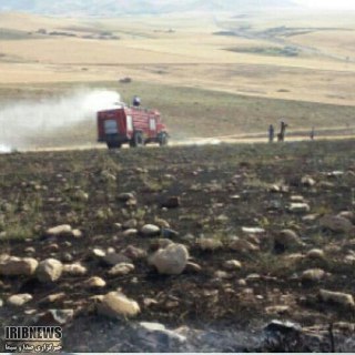 مهار آتش در حدود 10 هکتار از مزارع گندم بوکان