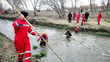 100 آتش نشان مشهدی در جستجوی کودک مفقود شده در کانال آب