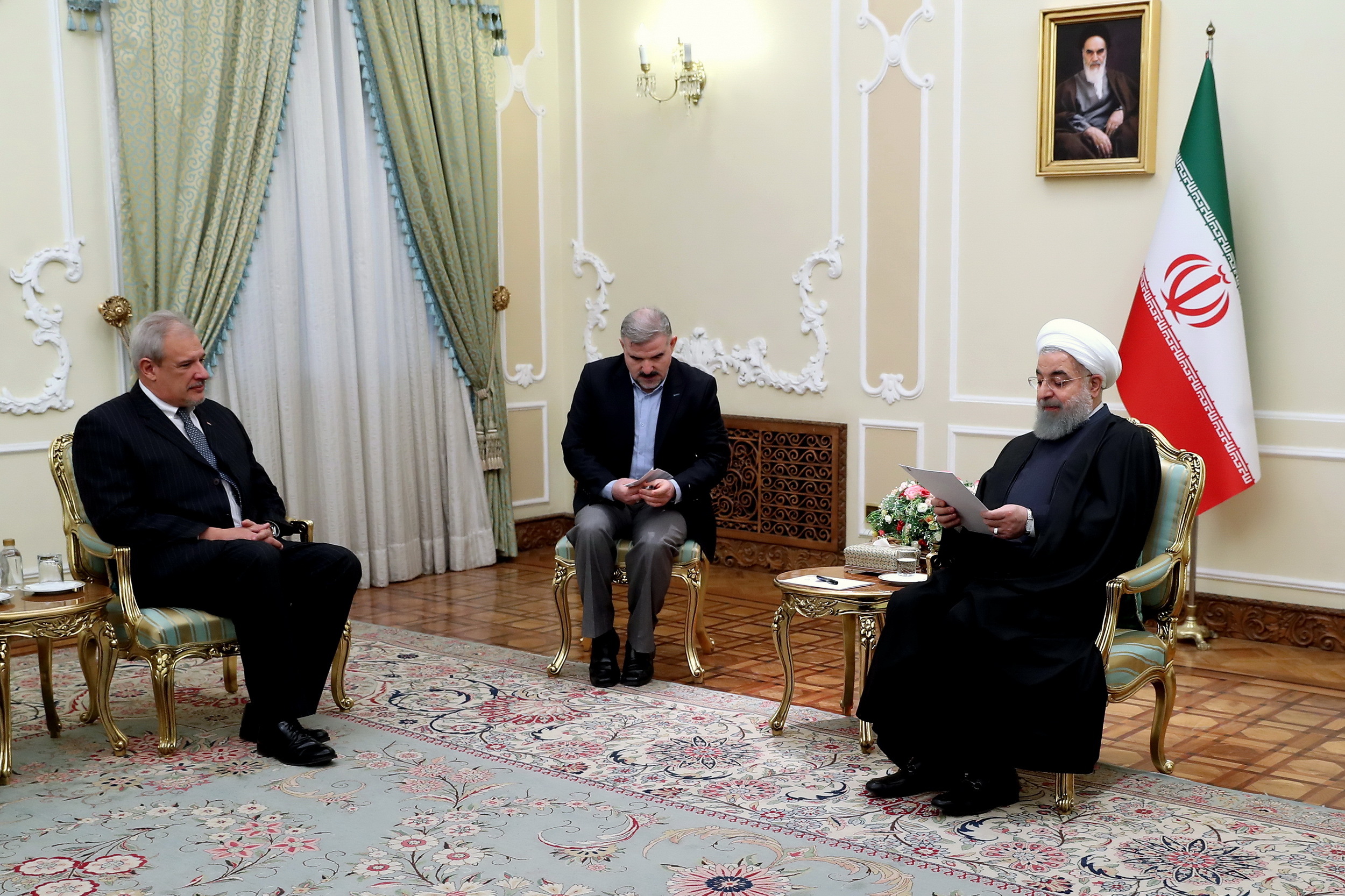 رئيس جمهور: اراده تهران گسترش روابط با هاواناست/ ايران با تحريم به عنوان ابراز ناصحيح و کهنه مخالف است