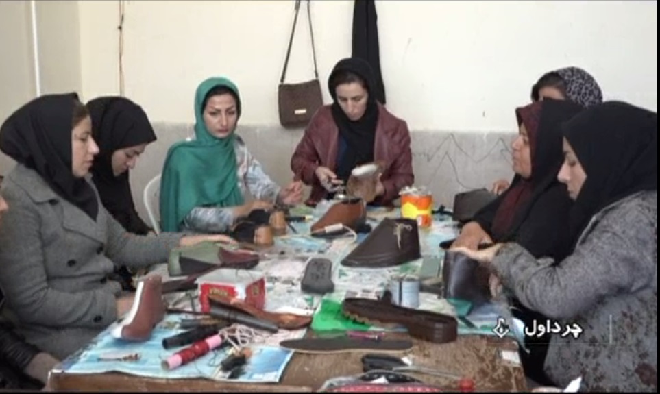 ترویج حرفه آموزی در بین مددجویان کمیته امداد امام خمینی شهرستان چرداول