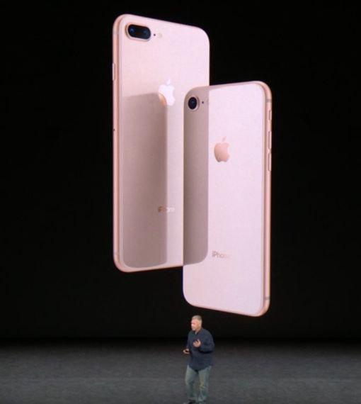 آیفون ٨ و ایکس رونمایی شد آیفون ٨ و ایکس رونمایی شد