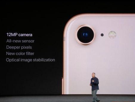 آیفون ٨ و ایکس رونمایی شد آیفون ٨ و ایکس رونمایی شد