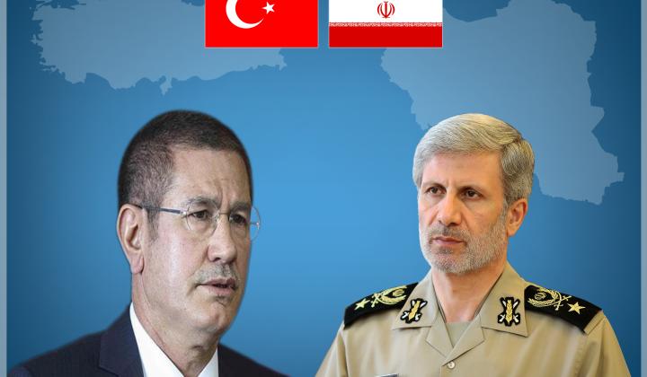 تاکید وزیران دفاع ایران و ترکیه بر توسعه همکاری ها