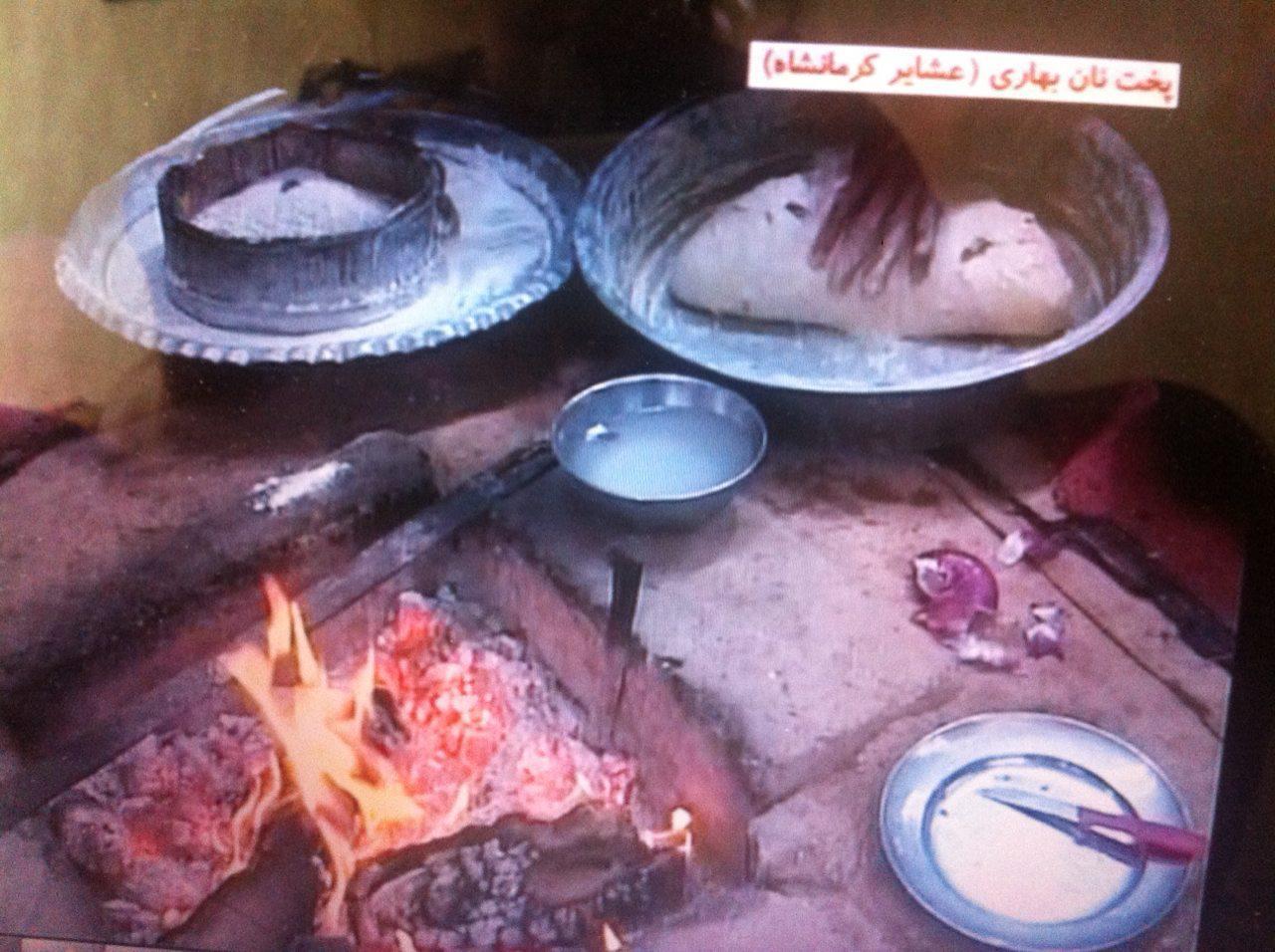 مهره شانس در نان بهاری مهره شانس در نان بهاری