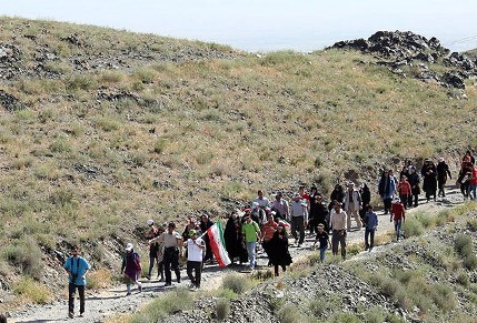 برگزاری کوهپیمایی خانوادگی آزادگان در مشهد