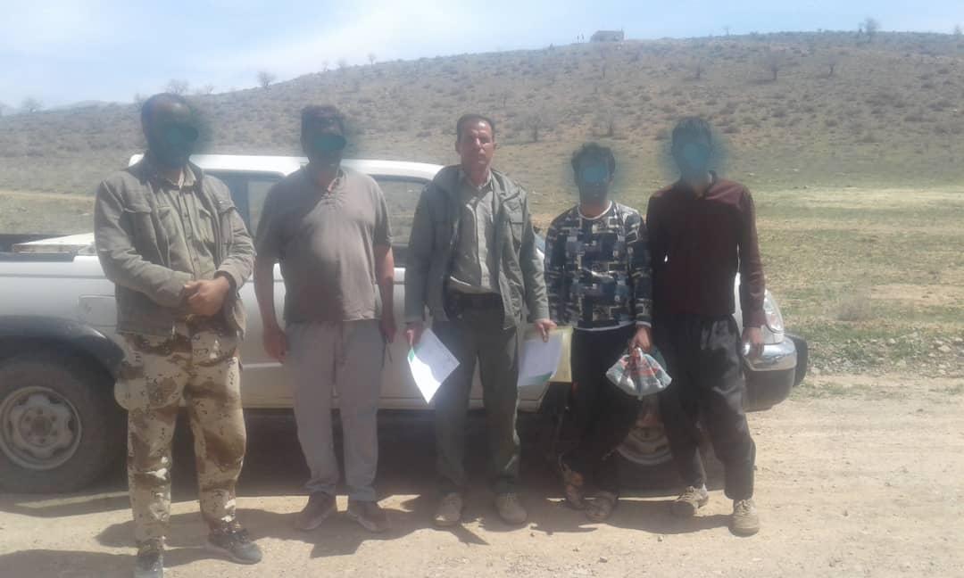 دستگیری دو گروه شکارچی در سایت گوزن زرد ارسنجان