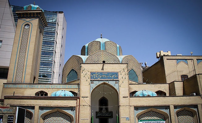 آموزش قرآن به گروه‌های زیارتی و کودکان استثنایی در مسجد ملاهاشم مشهد