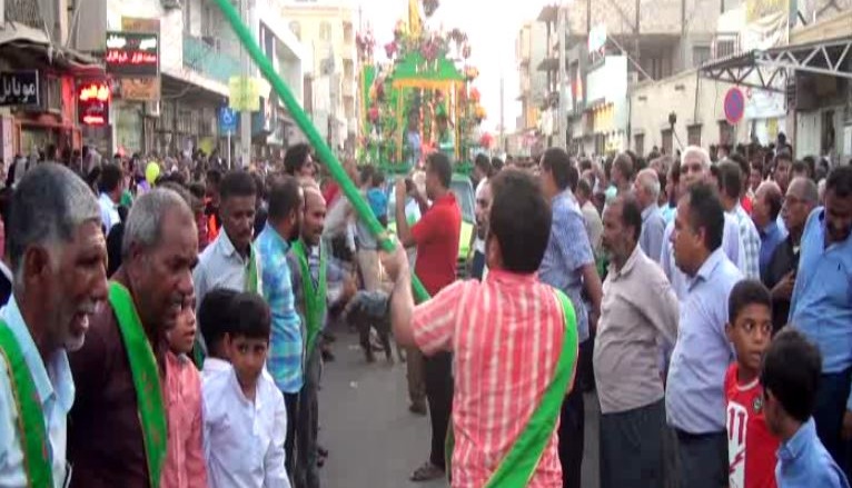 آئین مولودخوانی و منبرگردانی غدیر خم در میناب آئین مولودخوانی و منبرگردانی غدیر خم در میناب