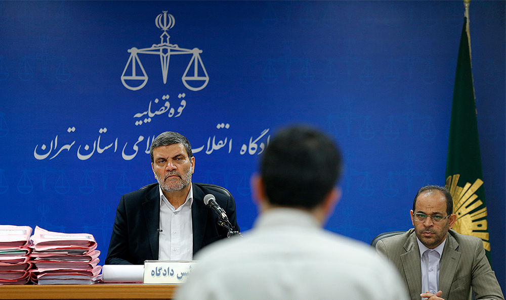 دادگاه متهمان پرونده موسسه حافظ و شرکت مهر ماندگار دادگاه متهمان پرونده موسسه حافظ و شرکت مهر ماندگار