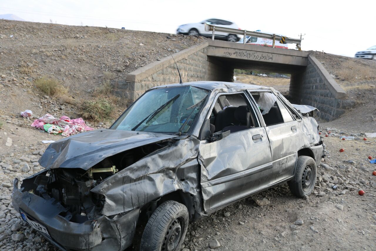 دو مصدوم در حادثه واژگونی خودروی پراید در خرو