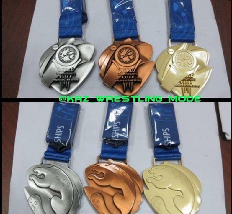 رونمایی از مدال‌های مسابقات جهانی کشتی
