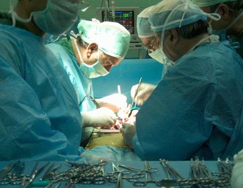 انجام عمل جراحی مغز به روش استریوتاکسی در بیمارستان سینا اراک