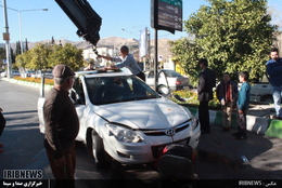 واژگونی عجیب یک خودرو در شیراز+تصاویر