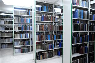 اهدای 14 هزار و 700 سند تاریخی به مرکز اسناد آستان قدس رضوی