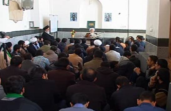 دیدار نماینده یزد در مجلس خبرگان با روحانیون