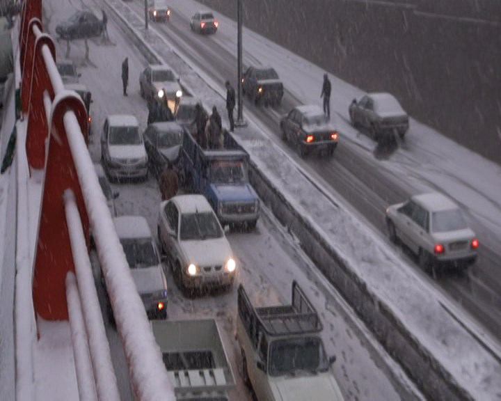 تصادف زنجیره ای در تقاطع غیر هم سطح شهرک الوند همدان