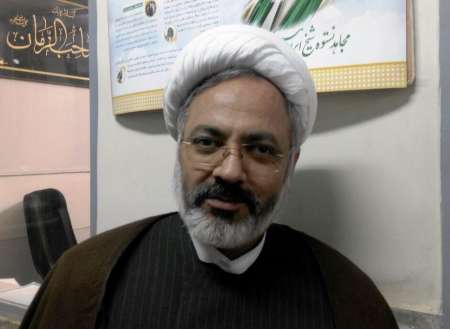 حضور طلاب خارجی از 63 ملیت در راهپیمایی22 بهمن در مشهد