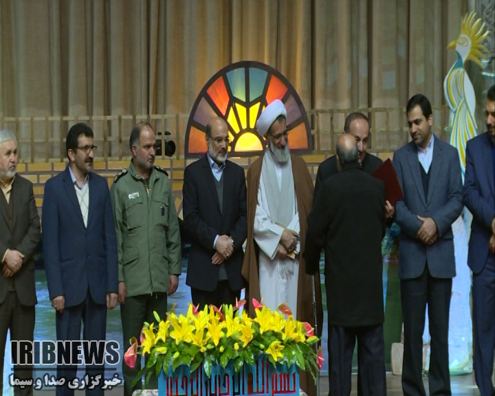 تجلیل از خانواده های شهدای مدافع حرم چهارمحال و بختیاری