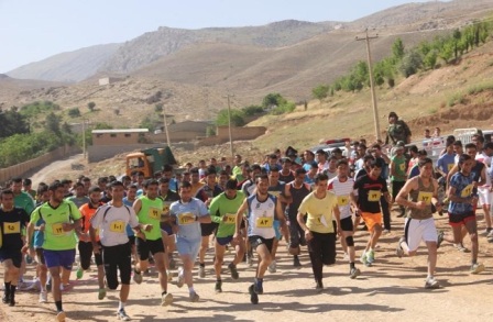 هفت مدال رنگارنگ برگردن دوندگان فارس