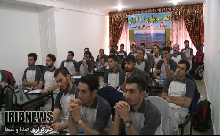 برگزاری کلاس مربیگری درجه3 فوتبال درمهاباد+گزارش برگزاری کلاس مربیگری درجه3 فوتبال درمهاباد+گزارش