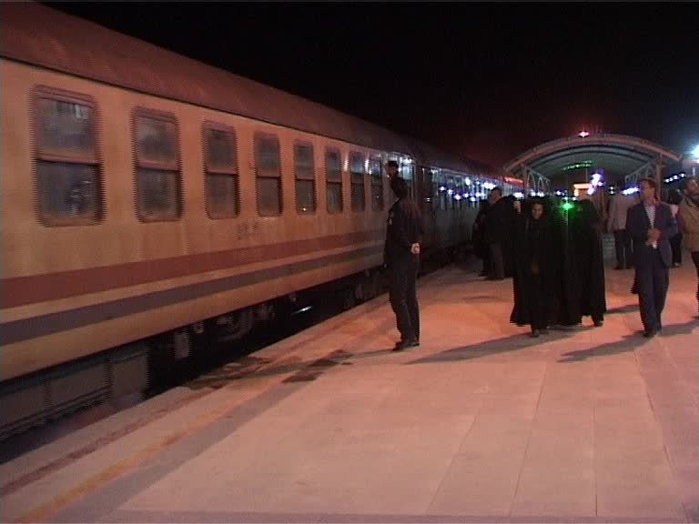 قطارهای مسافری راه آهن شرق، بدون تاخیر