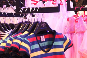 قدرت نمایی پوشاک ایرانی در نمایشگاه ایرانی + فیلم