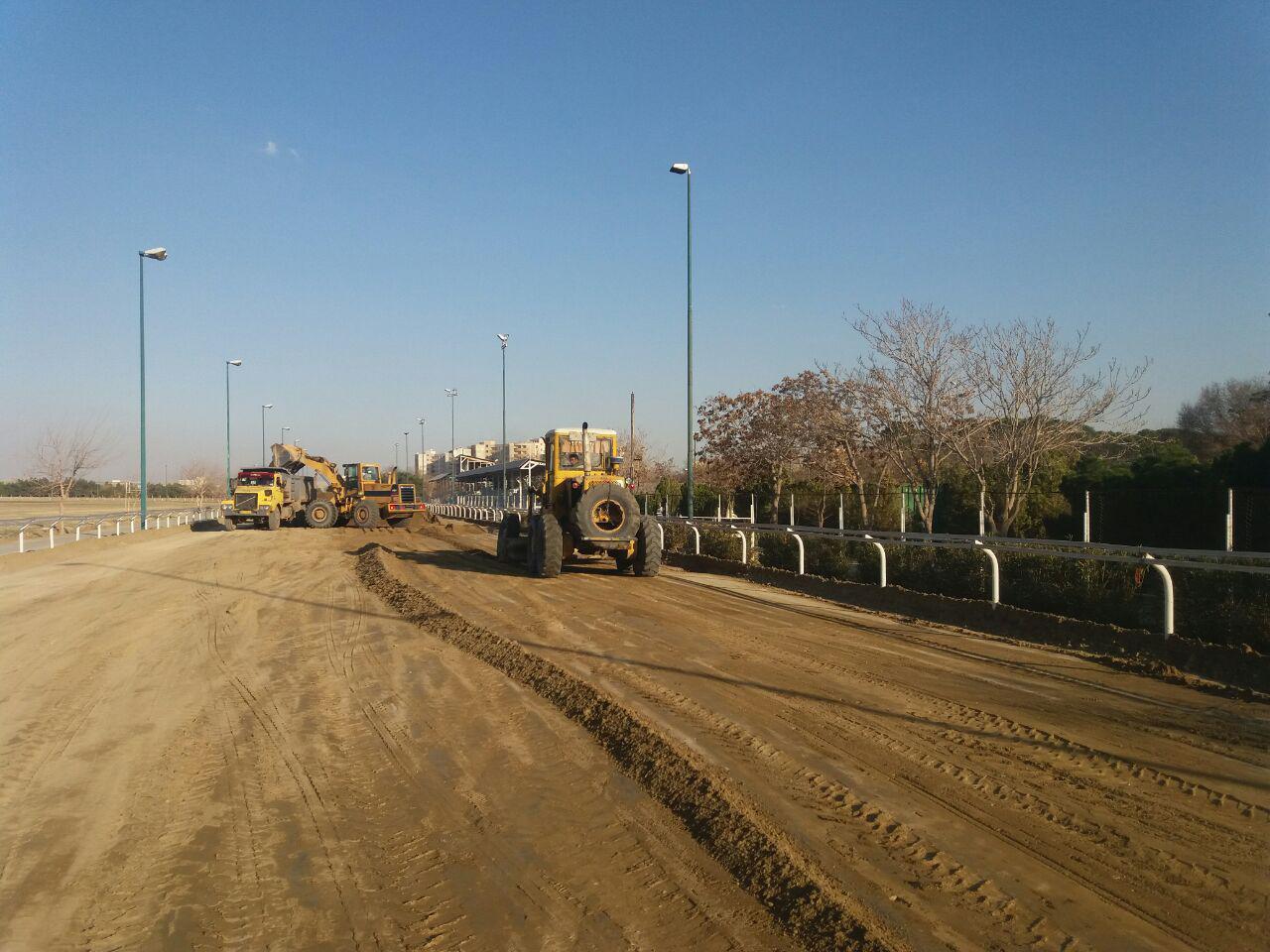 ادامه روند بازسازی پسیت اسبدوانی مجموعه نوروزآباد ادامه روند بازسازی پسیت اسبدوانی مجموعه نوروزآباد