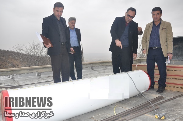 نصب اولین آبگرمکن خورشیدی در خانه بهداشت
