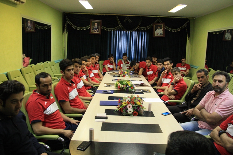 در تیم ملی والیبال جوانان بسته است در تیم ملی والیبال جوانان بسته است