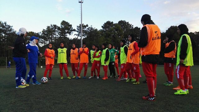نخستین جلسه تمرینی تیم فوتبال دختران نوجوان در ایتالیا
