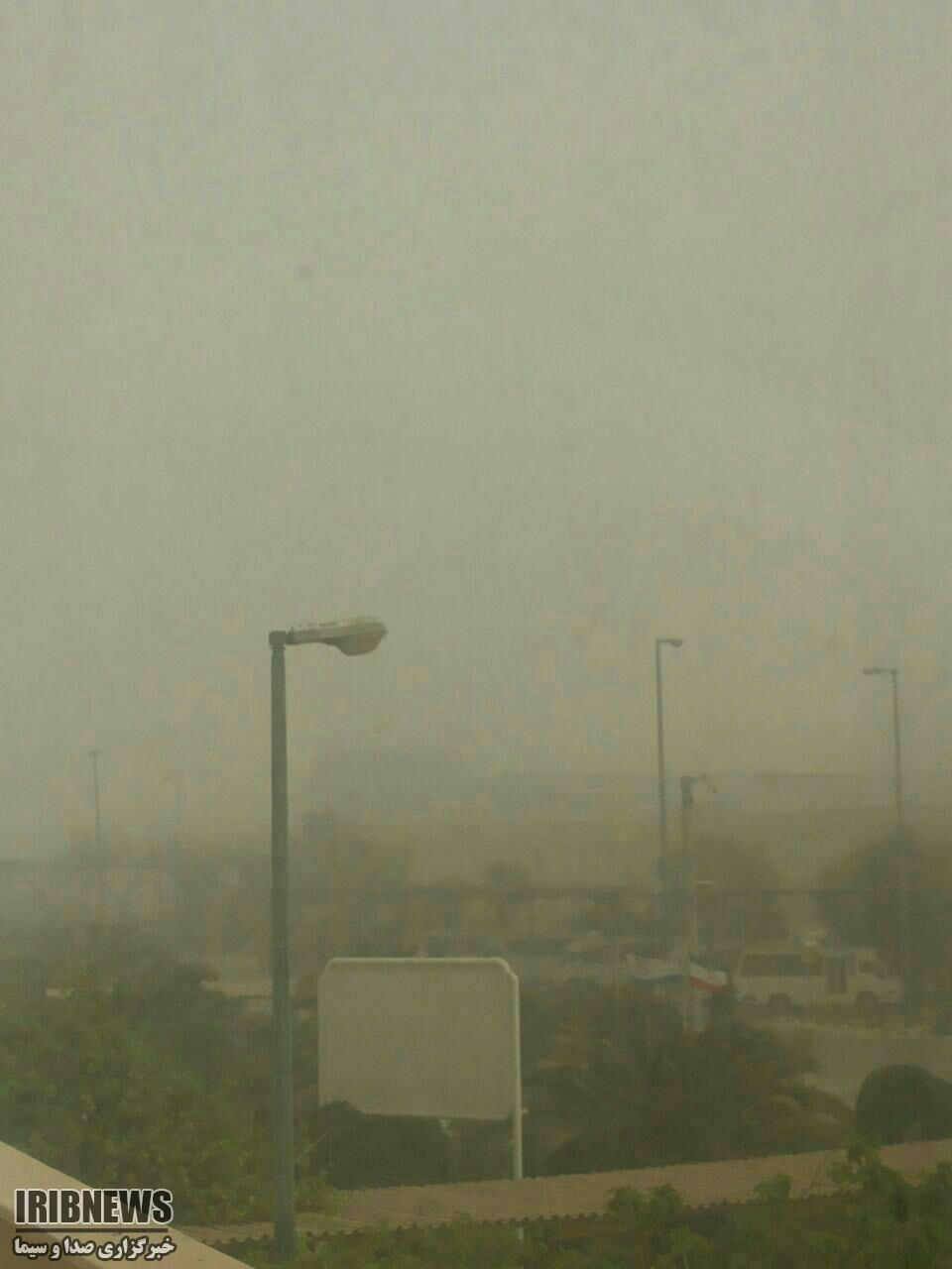 گرد و غبار 7 برابر حد مجاز در آبادان
