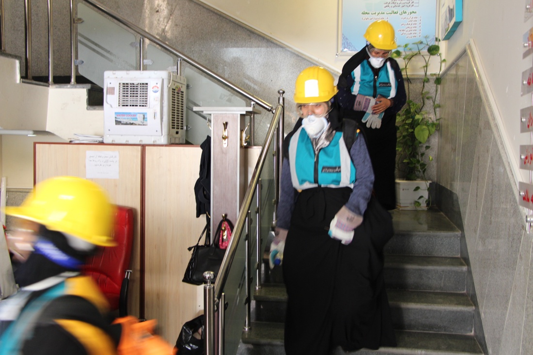 بر اساس سناریوی فرضی:ساکنین زلزله زده مجتمع آهو در شهرری نجات یافتند