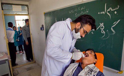 ویزیت رایگان بیماران در روستای مرک