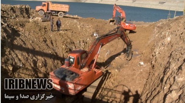 پیشرفت 50 درصدی عملیات احداث برج آبگیر سد مهاباد
