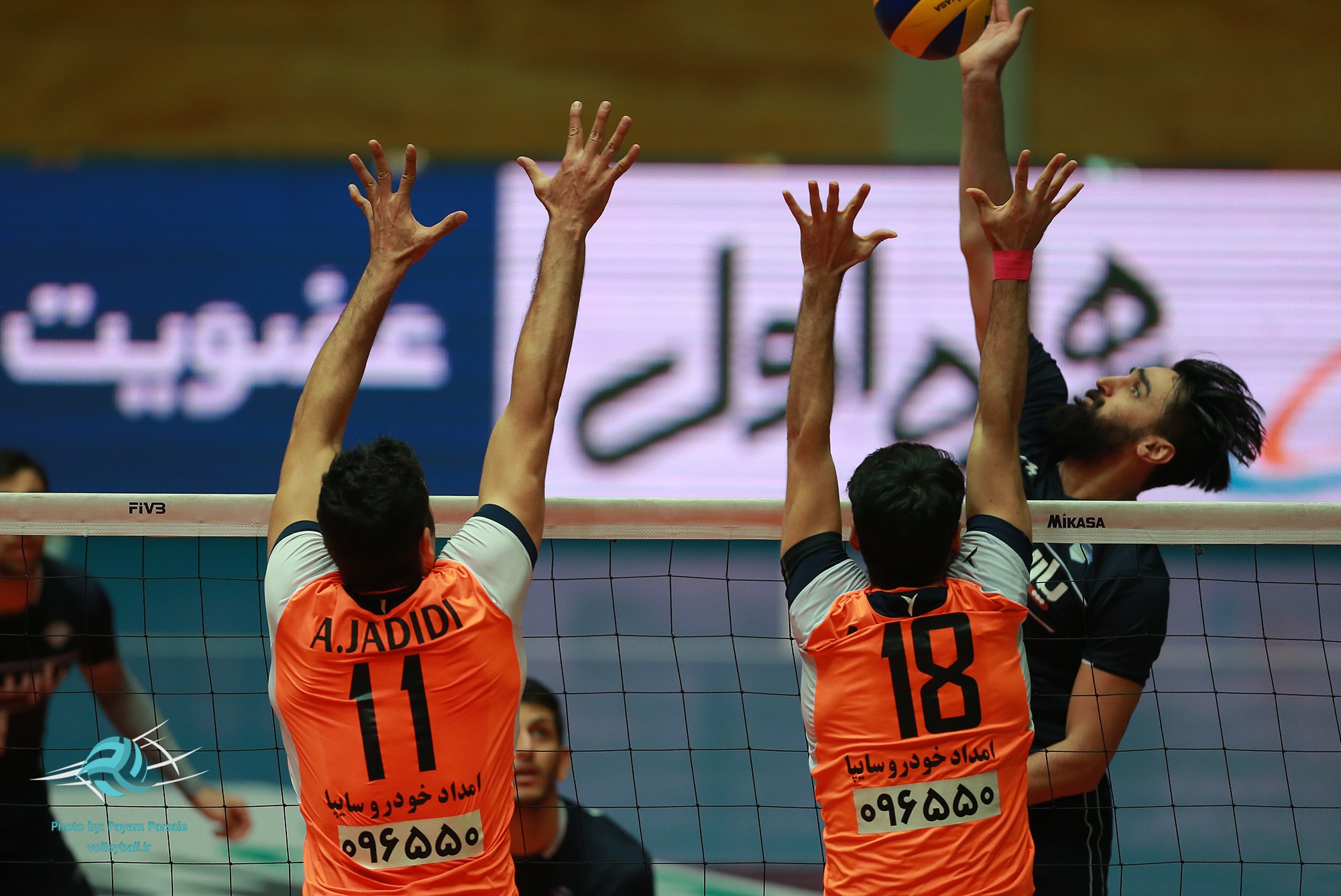 آغاز مصاف والیبالیست‌های شهرداری اراک و پارسه