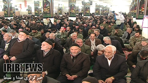 نماینده ولی فقیه در استان و امام جمعه زنجان در جمع نمازگزاران