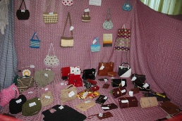 گشایش نمایشگاه صنایع دستی در روستای برکه دکا شهرستان پارسیان