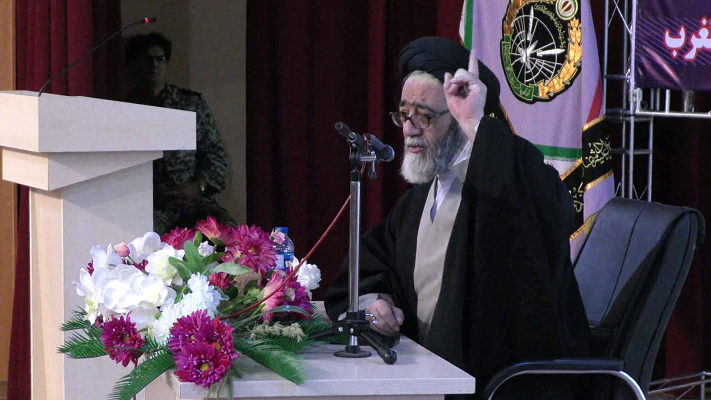 فتنه جدید دشمن؛ کشاندن مردم به کف خیابان‌ها