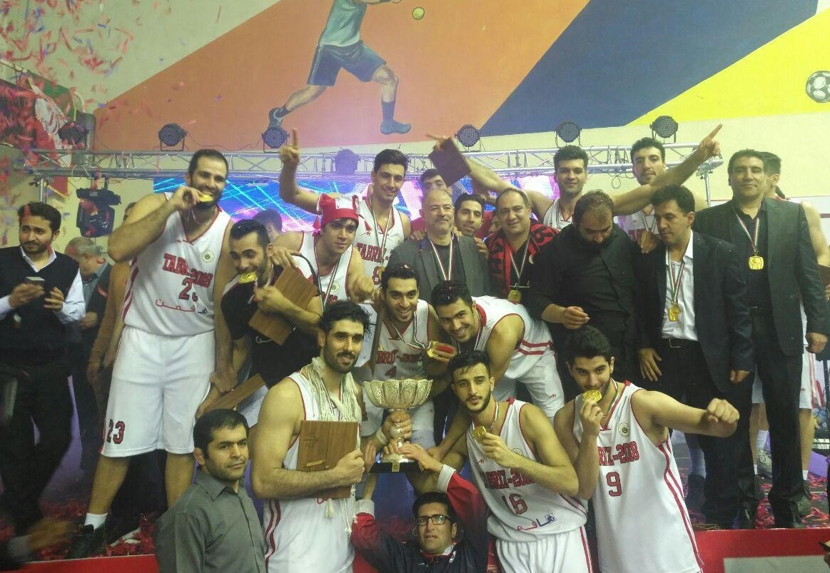 نظم تبریزی ها در جشن قهرمانی بسکتبال