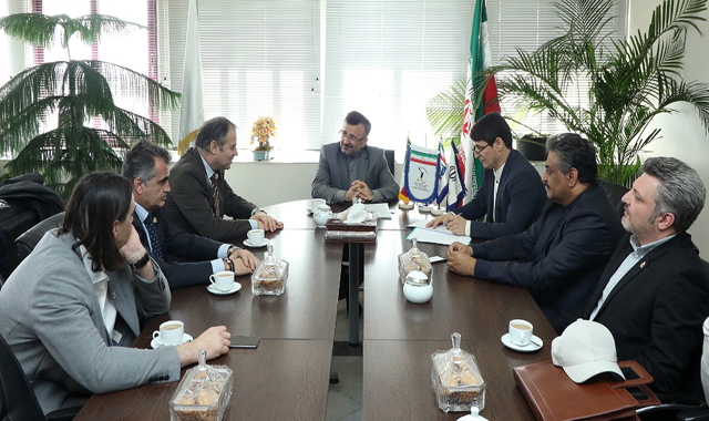 داورزني: آماده کمک براي توسعه رشته پدل در ايران و آسيا هستيم