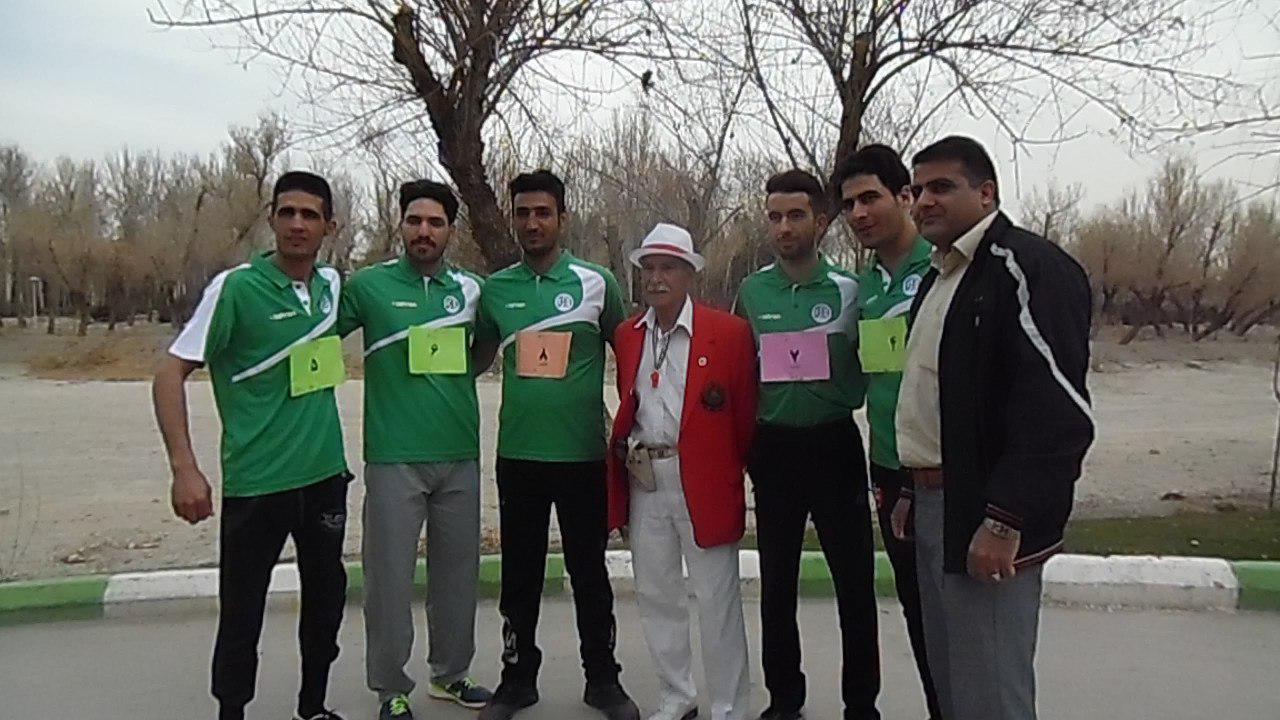 سپاهان گلباران کرد