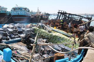 جان باختن یک نفردرآتش سوزی یک لنج باری در بندرلنگه