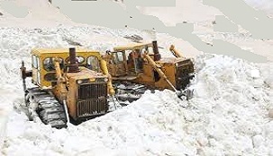 فردا، بازگشایی گردنه سخت گذر و برفی فردا، بازگشایی گردنه سخت گذر و برفی