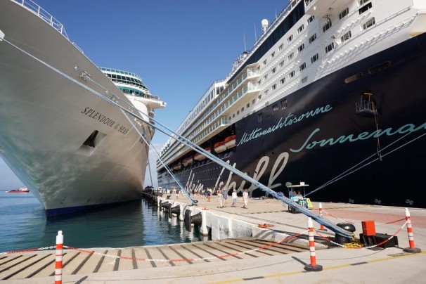 یونانی ها کشتی های کروز خارجی را به ایران هدایت می کنند