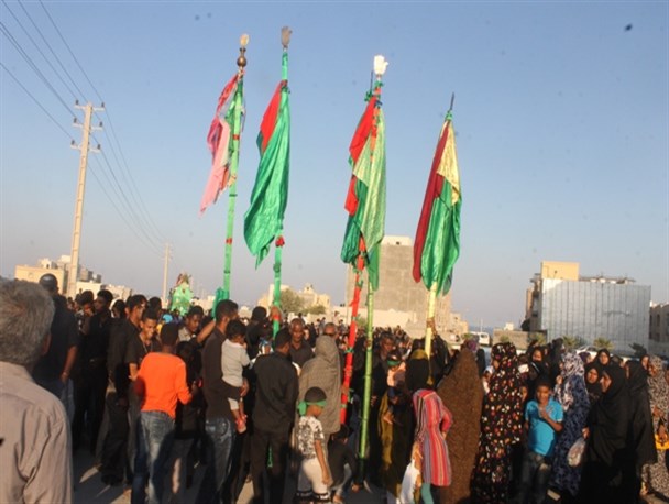 طنین ربنای تا پاسی از شب تا ختم قرآن برای اموات  و علم شمشیری در هرمزگان