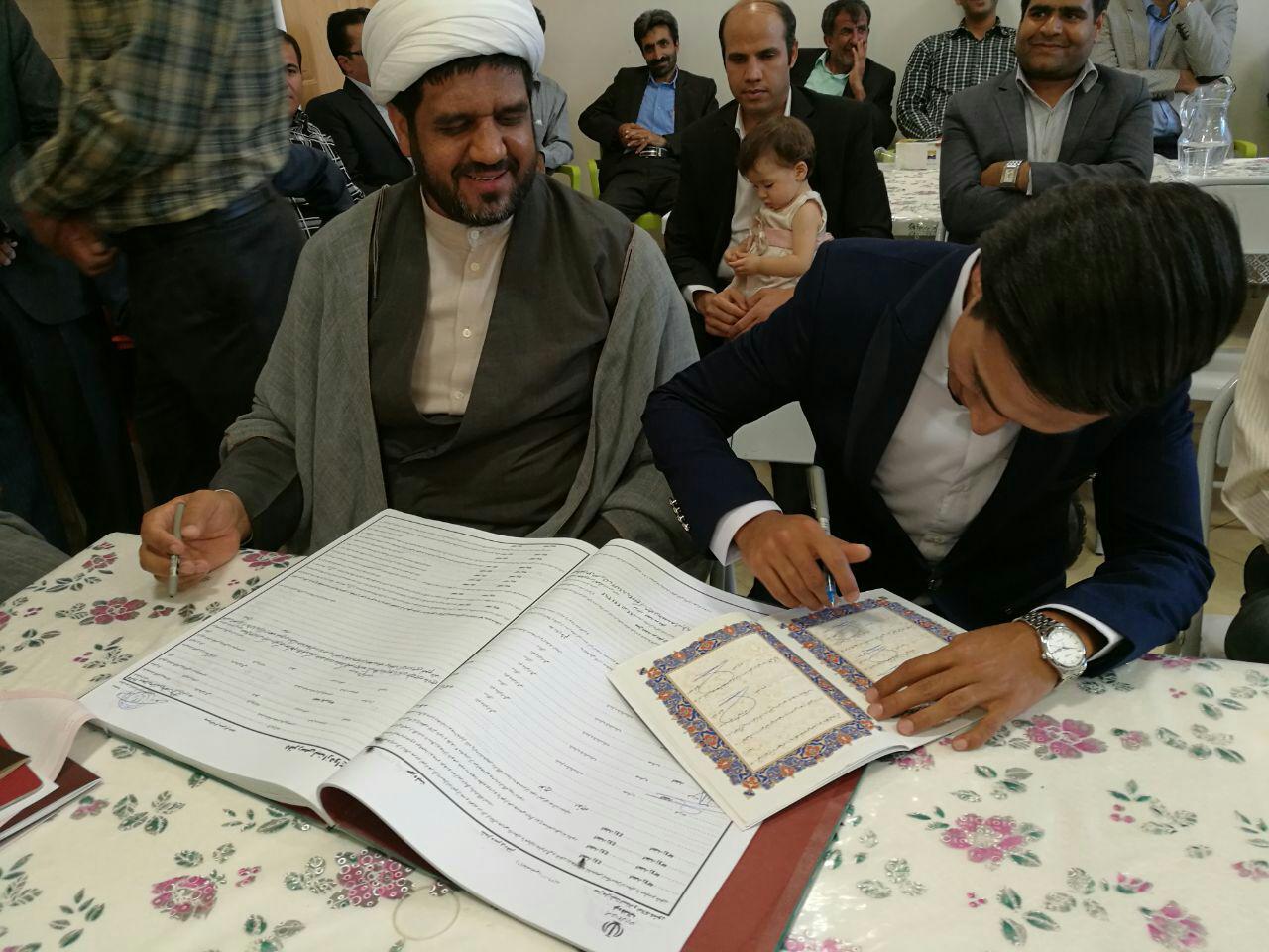 ازدواج دو دختر بی سرپرست نهبندانی با کمک خیران