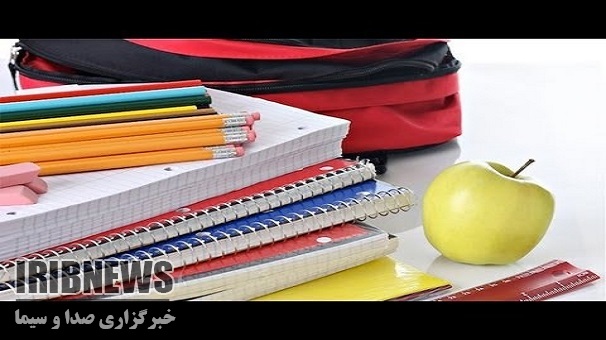 دست خیر 3 شهروند ایجرودی همراه دانش آموزان نیازمند