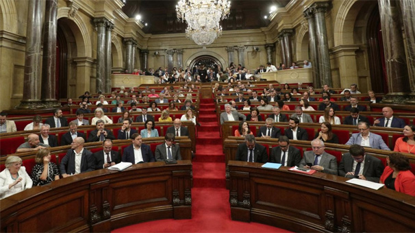 ایالت کاتالونیا اسپانیا یک قدم به استقلال نزدیک شد ایالت کاتالونیا اسپانیا یک قدم به استقلال نزدیک شد