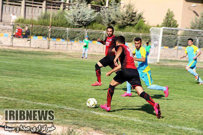 آبیدر سنندج و شهرداری مریوان بدون گل به کار خود پایان دادند